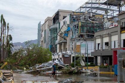 Otis destrozó numerosos edificios en Acapulco