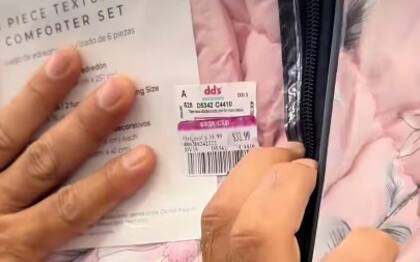 Otra de las claves es buscar las etiquetas de descuento rosa