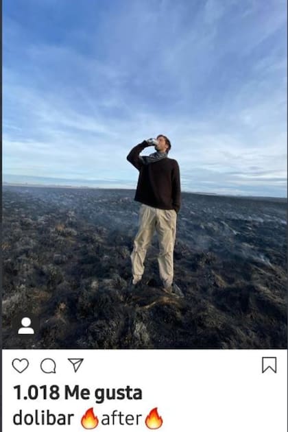Otra de las historias de Instagram muestra a un hombre tomando cerveza en un "after" sobre tierra quemada