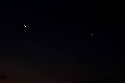 Otra foto del cielo nocturno, una conjunción Luna Venus. De nuevo, el modo manual permitió una imagen que no saldría tan nítida en automático