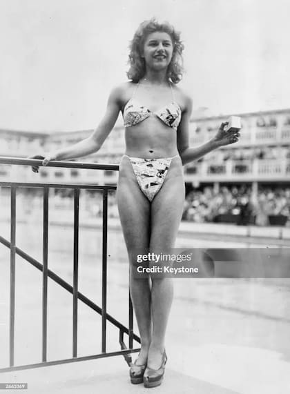 Otra foto del día de la presentación en sociedad de la bikini