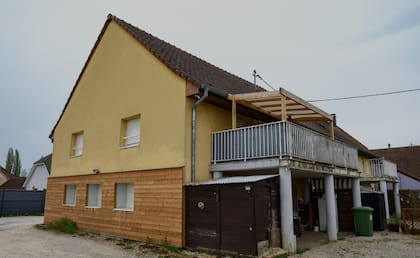 Otra imagen del exterior del domicilio donde habitaba el hombre de 43 años