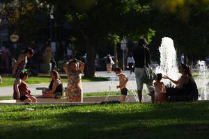 Alerta roja también en la ciudad: a cuánto llegó la temperatura máxima y previsiones