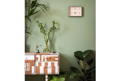 Otra vez la palidez, aquí aplicada a un verde suave. Es una gran elección para un espacio de trabajo en casa porque promueve la concentración