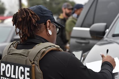 Otras deportaciones recientes incluyen a individuos con múltiples ingresos ilegales y vínculos con pandillas