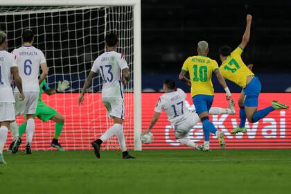 Otro ángulo de la definición de Lucas Paquetá.