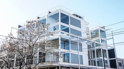 Otro de los edificios hecho con acero en el barrio de Villa Crespo