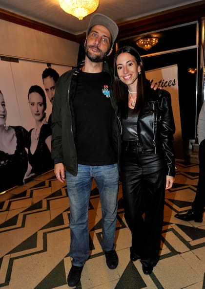 Otro de los protagonistas que recibió el apoyo de su pareja fue Luciano Cáceres, ya que Belén, su novia, estuvo allí presente en el teatro 