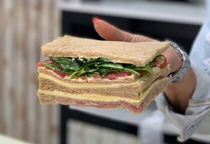 Otro de los secretos es que todos los fiambres se cortan en el momento.