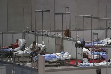 Otro día con más de 900 muertos en España