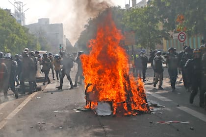 Otro día de tensión en Francia: disturbios y detenidos en el 1° de mayo