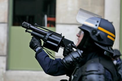 Otro día de tensión en Francia: disturbios y detenidos en el 1° de mayo