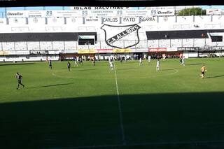 Barras de All Boys desnudaron a dirigentes de Chicago