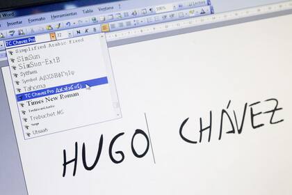 Otro homenaje a Chávez: una tipografía con su letra