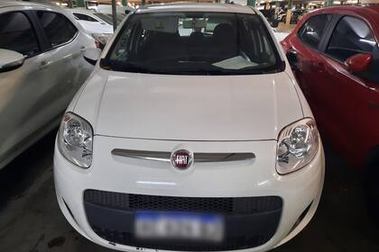 Otro modelo que se remata es un Palio Attractive 2018 con tan solo 37.387 kilómetros y un valor de $350.000