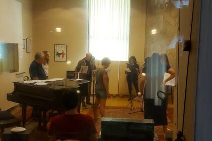 Otro momento de la grabación de Telesíada, rezabaile nacional, de Florencia Aroldi