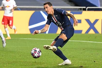 Otro rosarino, pero surgido en Central, Ángel Di María, resultaría una puente afectivo entre Messi y Paris Saint-Germain, que querría contratar a Luis Suárez.