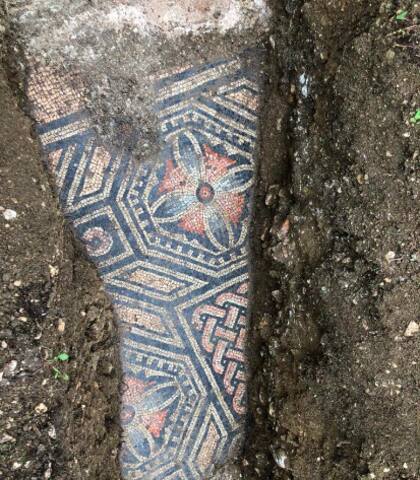 Otra toma del camino de mosaicos, parte de una antigua villa romana del siglo III (Comune di Negrar di Valpolicella)