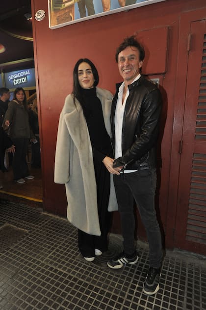 Otros que disfrutaron de la función fueron Roberto García Moritán y su flamante novia, la modelo y periodista deportiva Priscila Crivocapich, que se mostraron a pura sonrisa