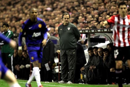 Otros tiempos: Bilbao, con Bielsa al mando, en un choque importante, con Manchester United; el rosarino dirigió en Vizcaya entre 2011 y 2013.