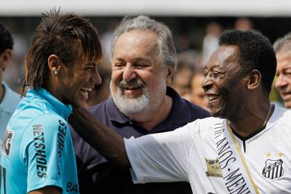 Otros tiempos, la misma camiseta: Neymar y Pelé