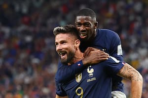 Francia no sufre las ausencias, apunta y dispara: el campeón goza de su “nuevo” goleador