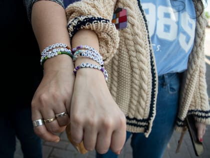 Outfits y friendship bracelets en el recital de Taylor Swift