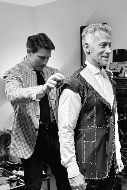 Ova Sabatini lo eligió para que le diseñara el traje para el casamiento de su hija Oriana.