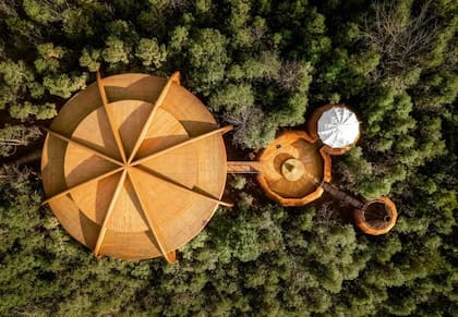 OVNI de la montaña Qiyun de Atelier Design Continuum