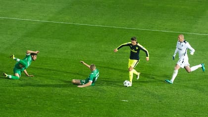 Özil, a punto de completar su genialidad frente a Ludogorets