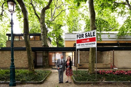 "For sale", en la Bienal de Venecia de 2009