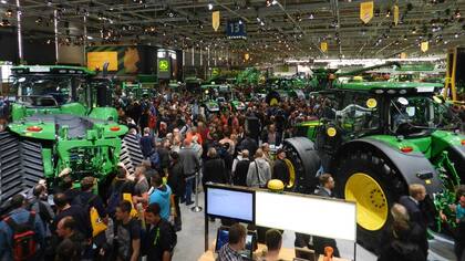 Pabellones colmados con público profesional venido de todo el mundo