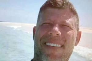 Buscan a un hombre de 55 años tras encontrar un kayak abandonado mar adentro