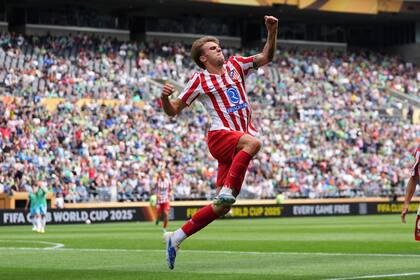 Pablo Barrios celebra tras anotar su primer gol frente a Seattle Sounders; fue la figura del partido