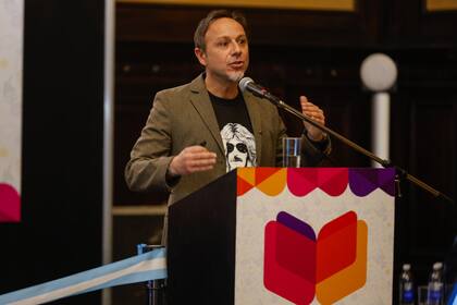 Pablo Bernasconi hizo una encendida defensa del libro y la lectura en el acto de inauguración de la Feria