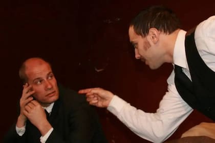 Pablo Contestabile junto a Marcelo Subiotto actuando en Puerta Roja, Buenos Aires.