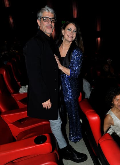 Pablo Echarri se sentó junto a su mujer, Nancy Dupláa, para disfrutar de este film como un fan más. El galán demostró que el tiempo no pasa para él con un look súper jovial