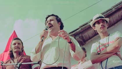 Pablo Escobar durante una campaña política