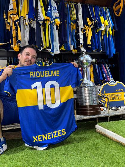 Pablo Knach y su tesoro más preciado: la 10 que usó Riquelme en el primer tiempo contra el Madrid