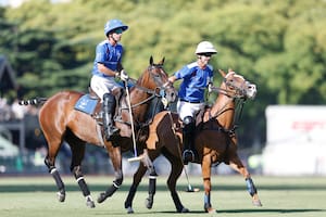 Pablo Mac Donough (casco blanco) ya no seguirá en Murus Sanctus, donde compartía equipo con Sola, Caset y Nero