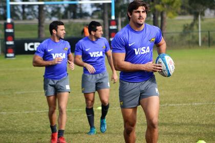 En sus tiempos de los Pumas, con el medio-scrum Martín Landajo, surgido de CASI, y con otro peso pesado de Alumni, el ala Pablo Matera, que aún continúa en el seleccionado.
