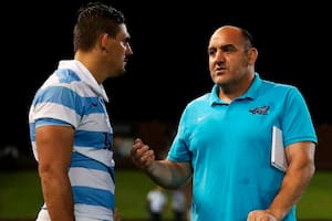 Pablo Matera y Mario Ledesma; el tercera línea sigue siendo citable para los Pumas, pero ya no será el capitán, por una determinación que el entrenador del seleccionado adjudicó al consejo directivo de la UAR y sobre la cual no opinó.