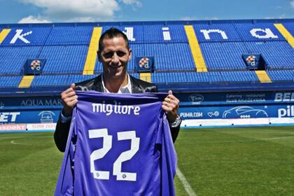 Pablo Migliore con su nueva camiseta del Dinamo Zagreb