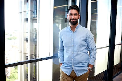 Pablo Monge: "Algo que se vio mucho fue traspasar la publicidad en formato web al mobile, y terminaba siendo intrusiva para el usuario, y tampoco fueron funcionales para los anunciantes. Estos notaron que los clicks involuntarios llegaban a rondar el 80%, lo que significaba que ese porcentaje de pauta se desperdiciaba”