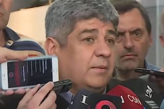 Las milicias del Gobierno viajan en camión