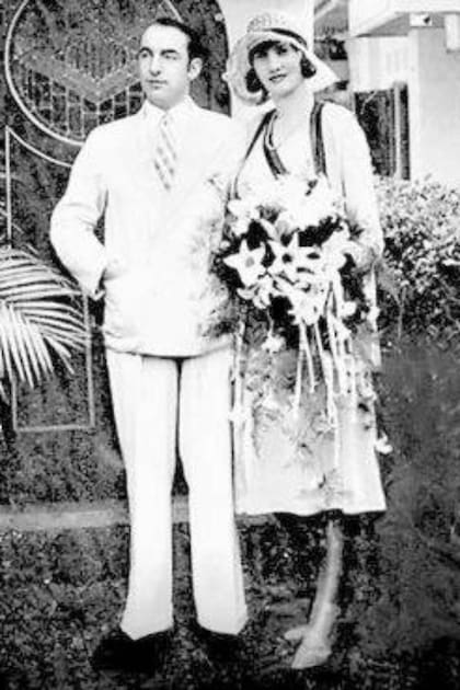 Pablo Neruda junto a María Antonieta Hagenaar, su primera esposa