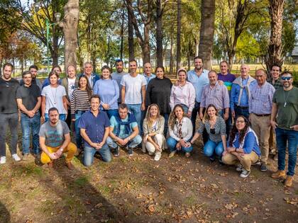 Pablo Petrecca y el intendente Mariano Barroso reunieron a referentes de la cuarta sección electoral para pedir un candidato único