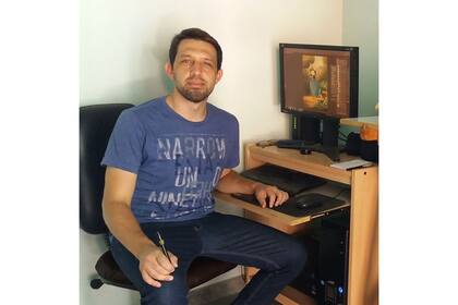 Pablo Pino, ilustrador del relato Pandora