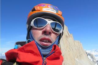 Hizo cumbre en el Fitz Roy y se tiró en parapente: es el tercero en la historia