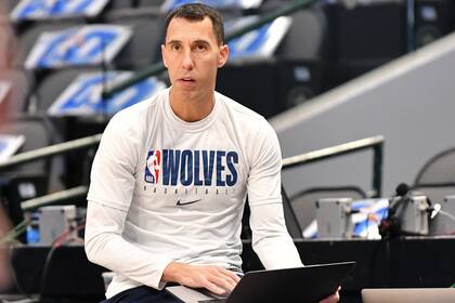 Pablo Prigioni es el argentino que más veterano (35 años) debutó en la mejor liga del mundo; también, el primero en participar en un cuerpo técnico de NBA.